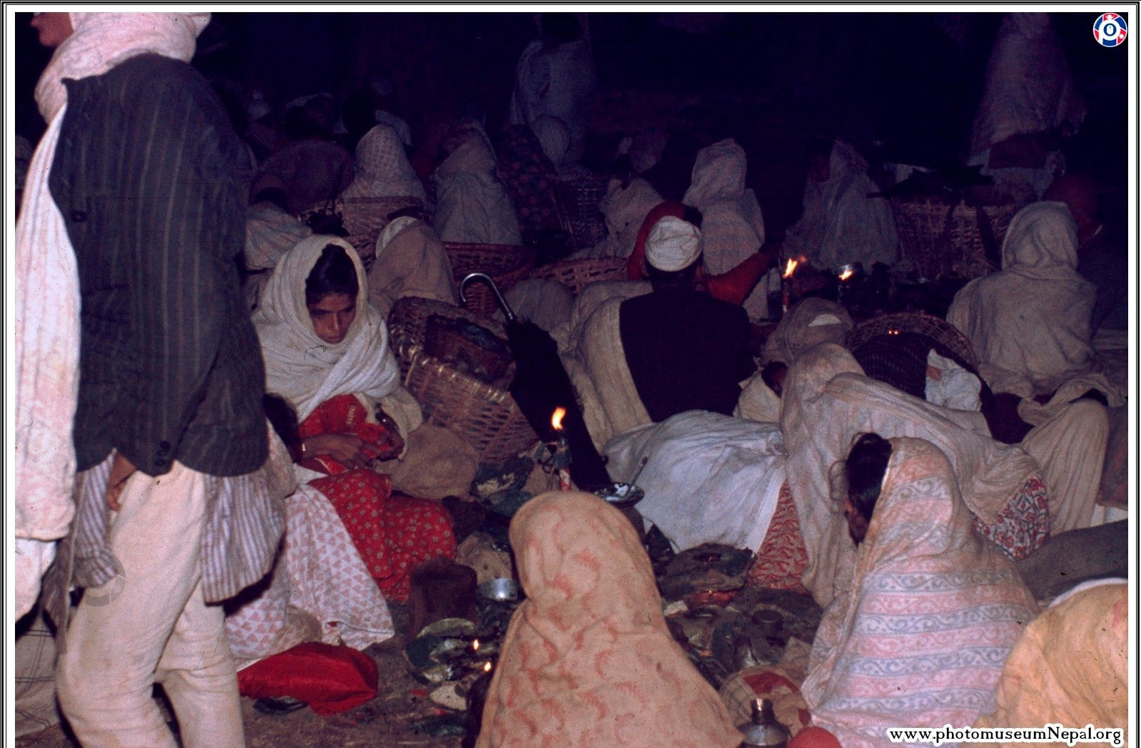 शतबीज छर्न पशुपति क्षेत्रमा भक्तजन जाग्राममा