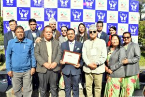 चन्द्रागिरि साकोसका सिइओ कृष्णकुमार श्रेष्ठलाई नेफ्स्कुन उत्कृष्ट व्यवस्थापक पुरस्कार