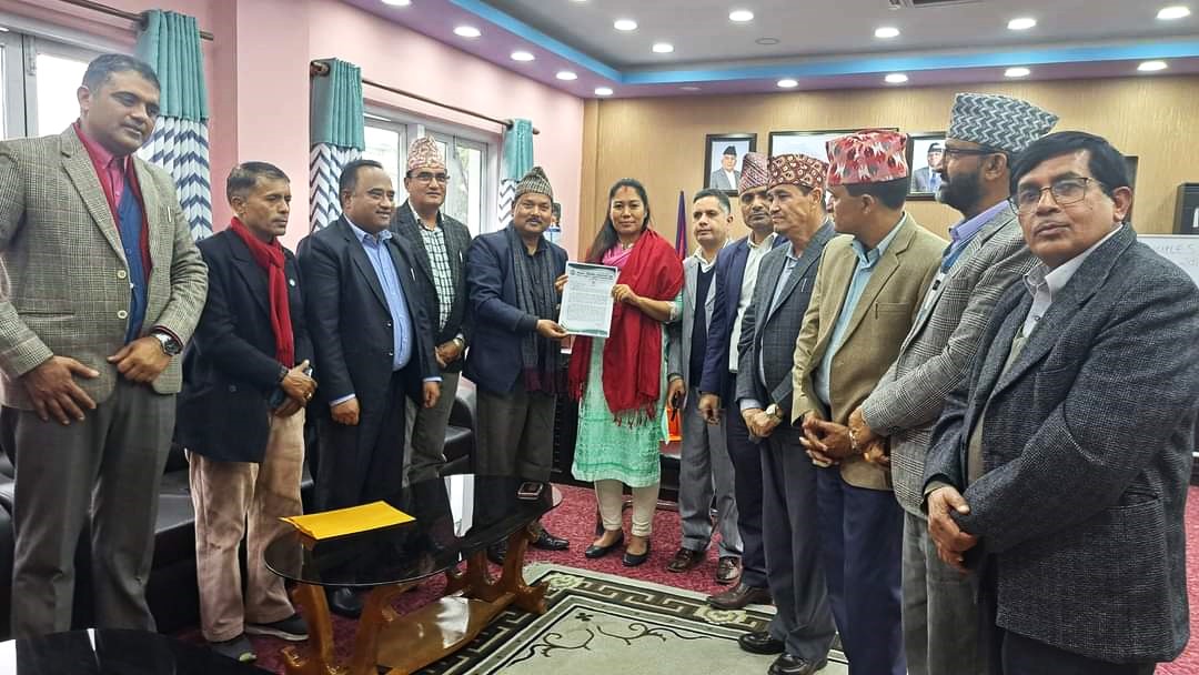 नेपाल पब्लिक क्याम्पस संघका तर्फबाट शिक्षा मन्त्री श्रेष्ठलाई ध्यानाकर्षण पत्र