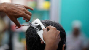 विद्यार्थीको कपाल जथाभावी नकाट्न काठमाडौं महानगरको सर्कुलर