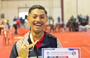 धनबहादुर खेलकुद प्रतिष्ठानका राकेशलाई राष्ट्रपति रनिङ शिल्डमा स्वर्ण पदक