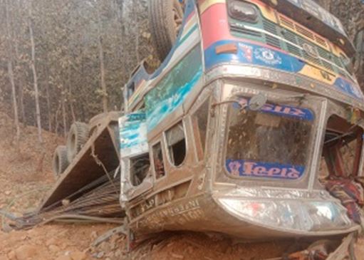 रड बोकेको ट्रक दुर्घटना हुँदा दहचोकका २७ वर्षीय युवा घाइते
