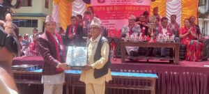 चन्द्रागिरिमा उर्जा मन्त्री बस्नेतले बाँढे १ हजार ८ सय ७० वटा विद्युतीय चुल्हो