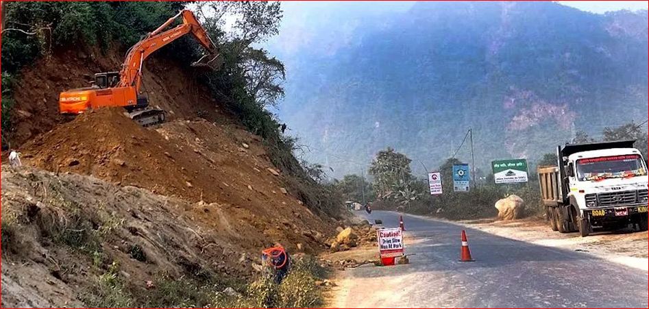 नागढुङ्गा-मुग्लिन सडकको कालोपत्र गर्ने कार्य प्रभावित