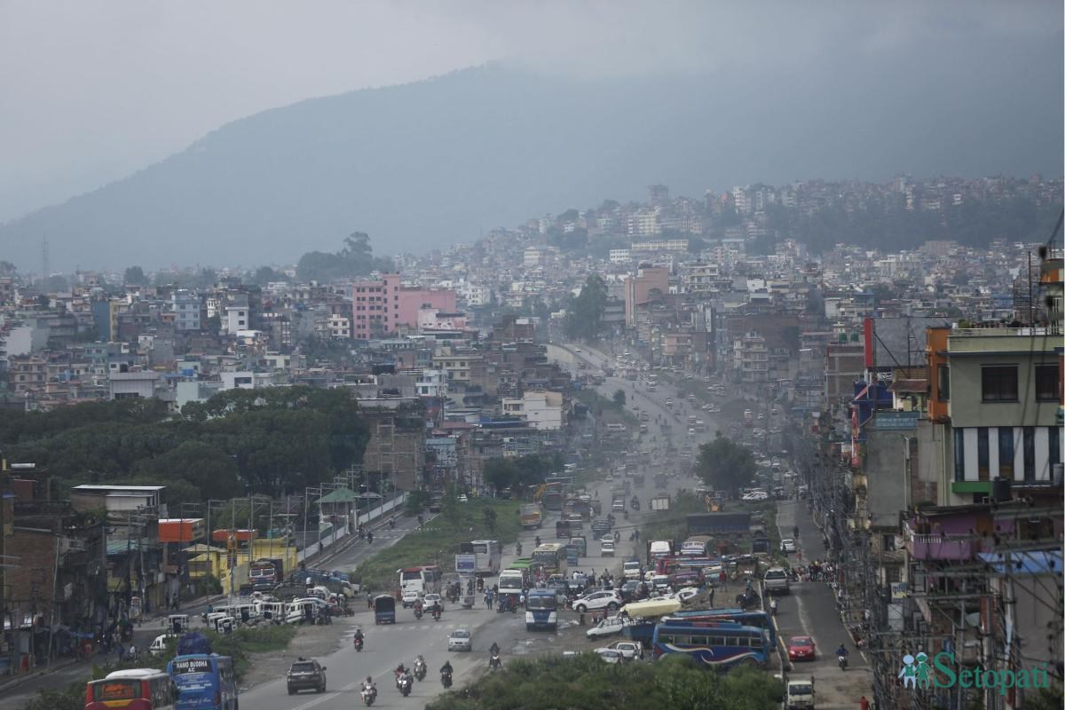 चक्रपथ विस्तारको काम शीघ्र बनाउन माग गर्दै कलङ्कीबाट धोबिखोलासम्म पैदल यात्रा