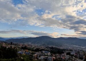 कतै यात्रा गर्दै हुनुहुन्छ ? जान्नुहाेस आज दिनभरकाे माैसम पूर्वानुमान