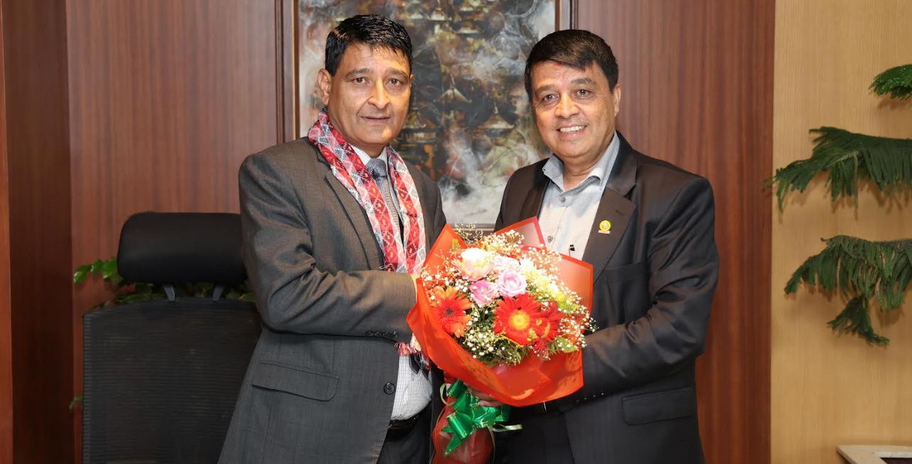 ग्लोबल आइएमई बैंकको प्रमुख कार्यकारी अधिकृत सुरेन्द्रराज रेग्मीद्वारा पदभार ग्रहण