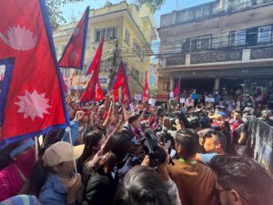 बालुवाटारमा विरोध प्रदर्शन गरिरहेका रास्वपाका नेता तथा कार्यकर्ता पक्राउ