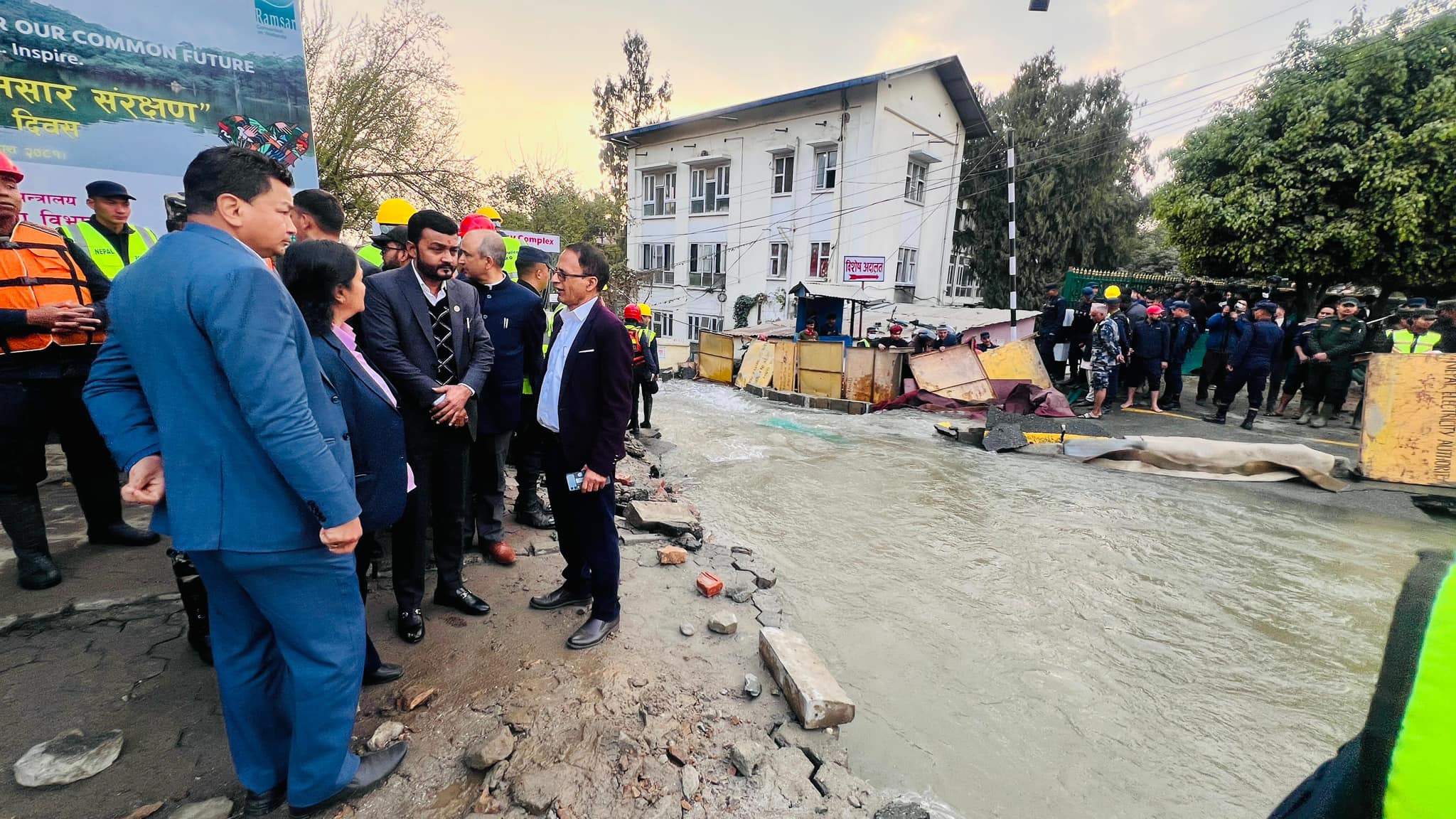 वर्षा नहुँदै बबरमहल जलमग्न !