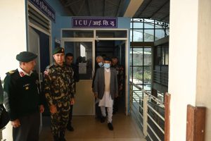 अर्थ मन्त्री र पोखराका मेयरको स्वास्थ्य अवस्था बुझ्न राष्ट्रपति पाैडेल कीर्तिपुर जलन अस्पतालमा