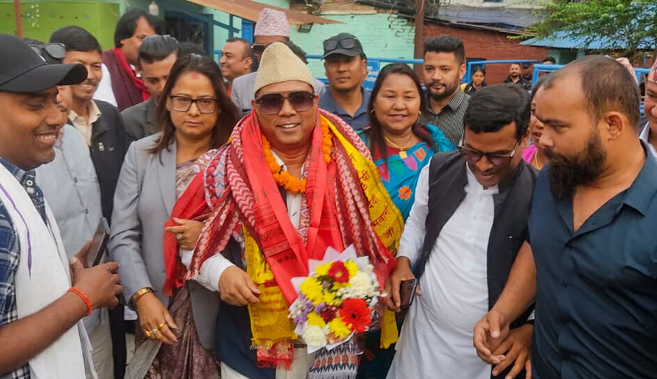 चार घण्टापछि रिहा भए नागरिक उन्मुक्ति पार्टीका संरक्षक रेशम चौधरी