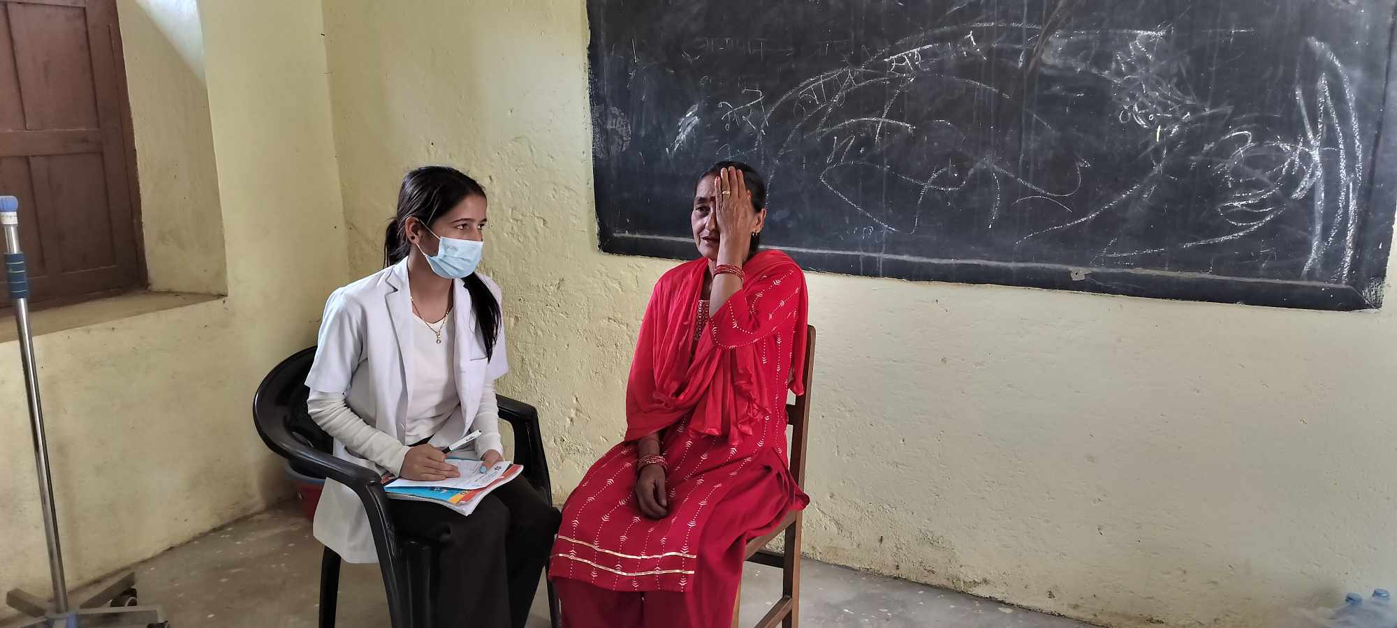 दहचोक सुवेदी गाउँमा निःशुल्क आँखा शिविर सम्पन्न, ७२ जनाले लिए सेवा