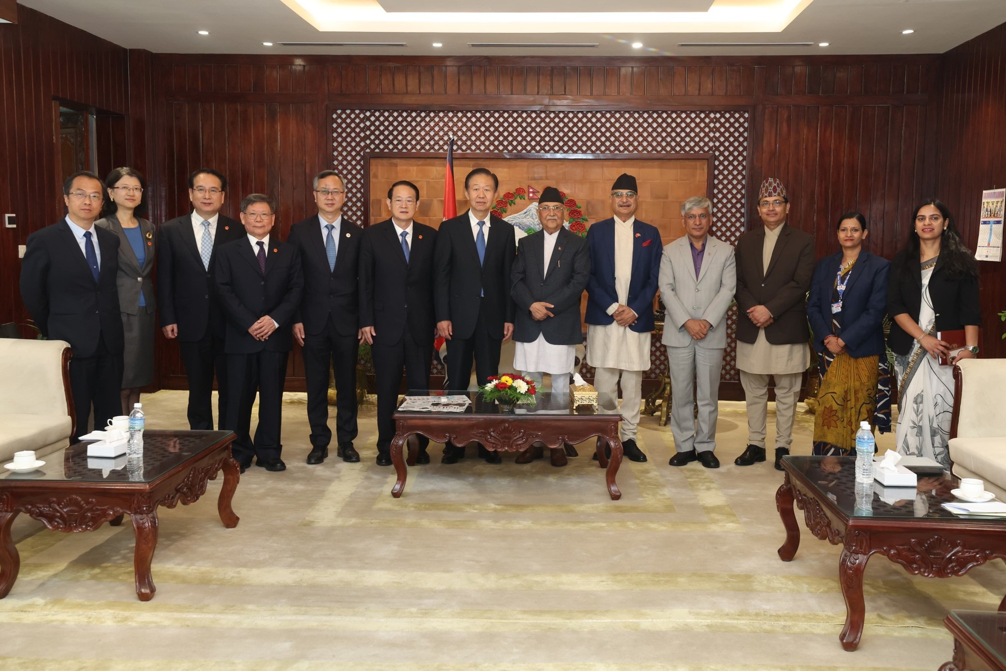 प्रधानमन्त्रीसँग चिनियाँ जनकङ्ग्रेसका उपाध्यक्षको भेट, सम्झौता कार्यान्वयनमा जोड