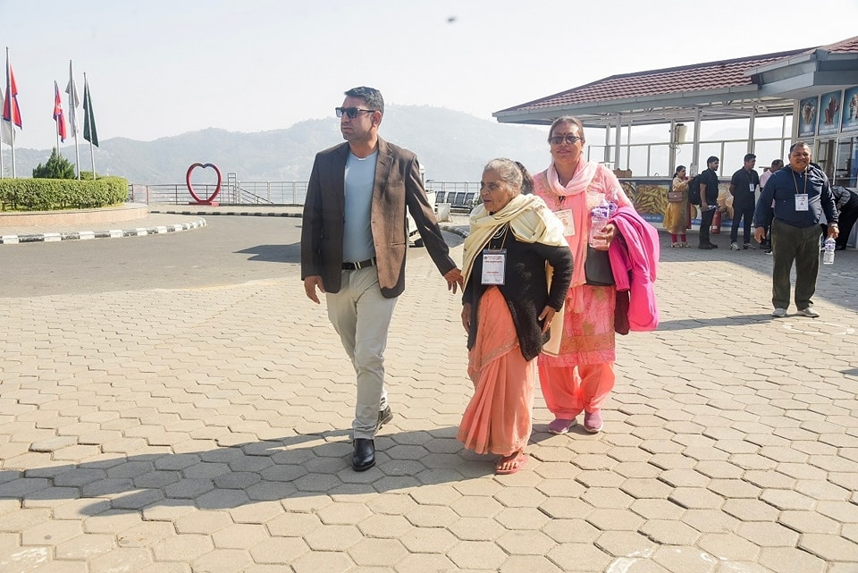 काठमाडाैं महानगरबाट ज्येष्ठ नागरिकलाई ‘चन्द्रागिरि टुर’, ज्येष्ठ नागरिक भन्छन्- मन हलुङ्गो भयो