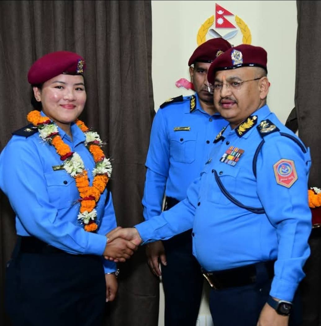 सगरमाथा आरोहण गरेका असई द्वय शेर्पा र छन्त्यालको एक तह बढुवा