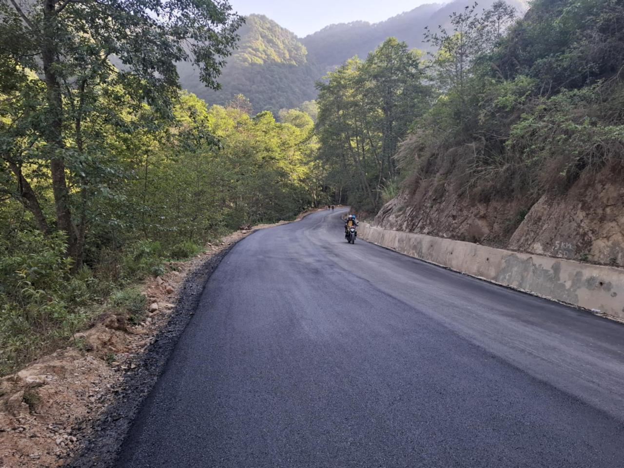 थानकोट-चित्लाङ सडकमा निर्धारित कालाेपत्रेकाे कार्य सम्पन्न