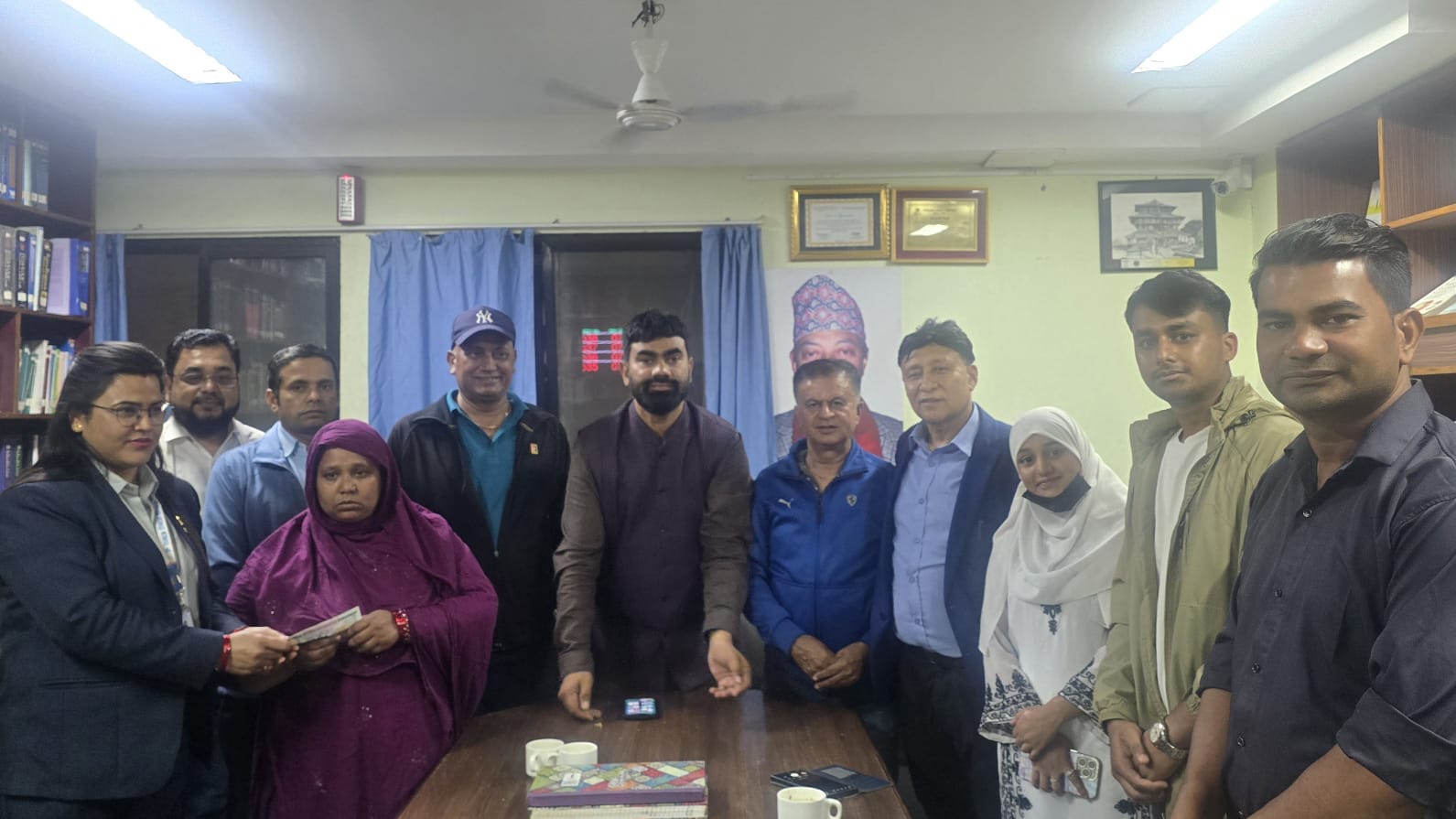 कीर्तिपुरमा उपचाररत जलन पीडित पर्साकी खातुनलाई लायन्सका सदस्यहरूद्धारा आर्थिक सहयोग