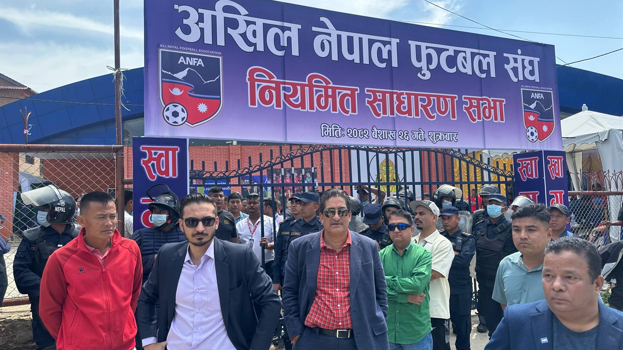 एन्फाको साधारण सभास्थलमा गणेश थापालाई छिर्न रोक लगाइएपछि स्थिति तनावग्रस्त