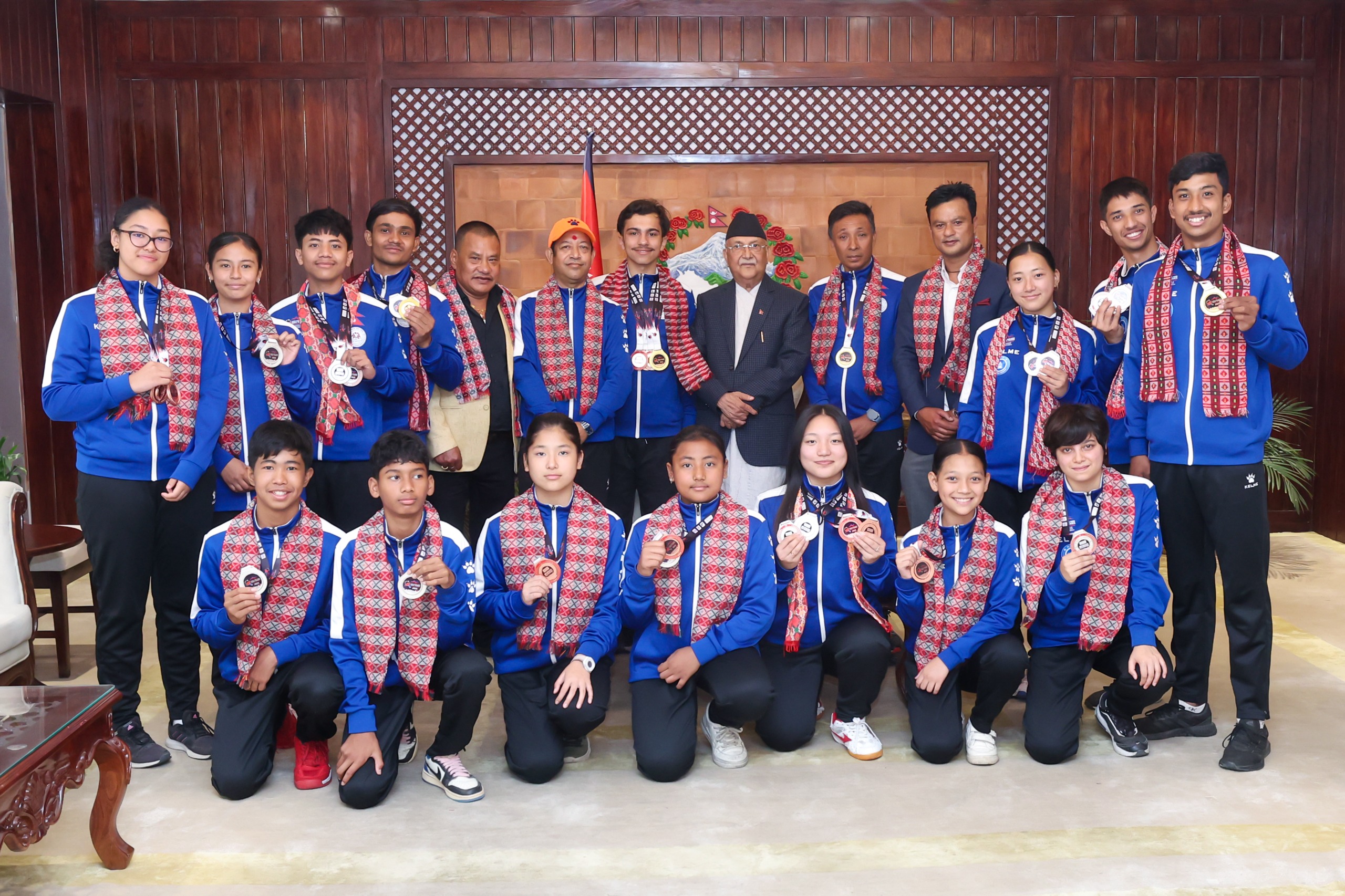 प्रधानमन्त्री ओलीद्वारा टेबल टेनिस खेलाडीलाई बधाई