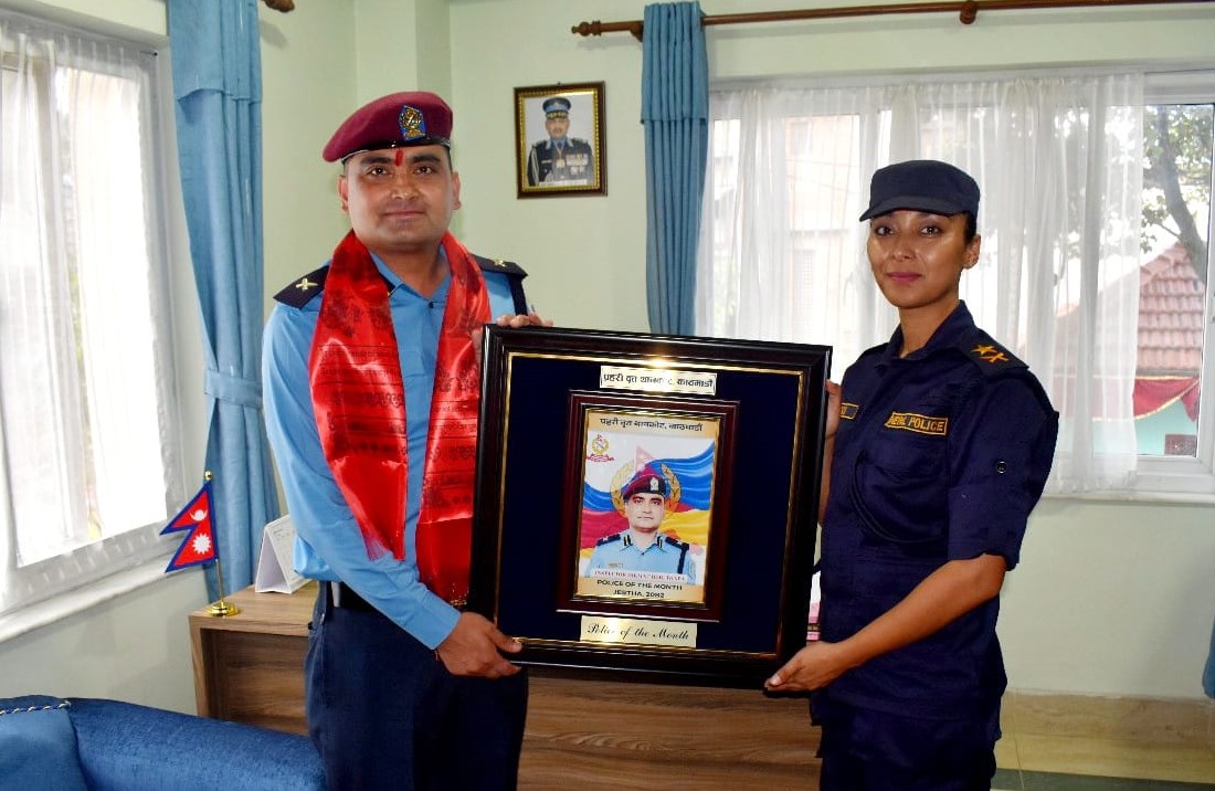 नागढुङ्गा प्रभागका इन्स्पेक्टर थापा उत्कृष्ठ प्रहरी घोषित