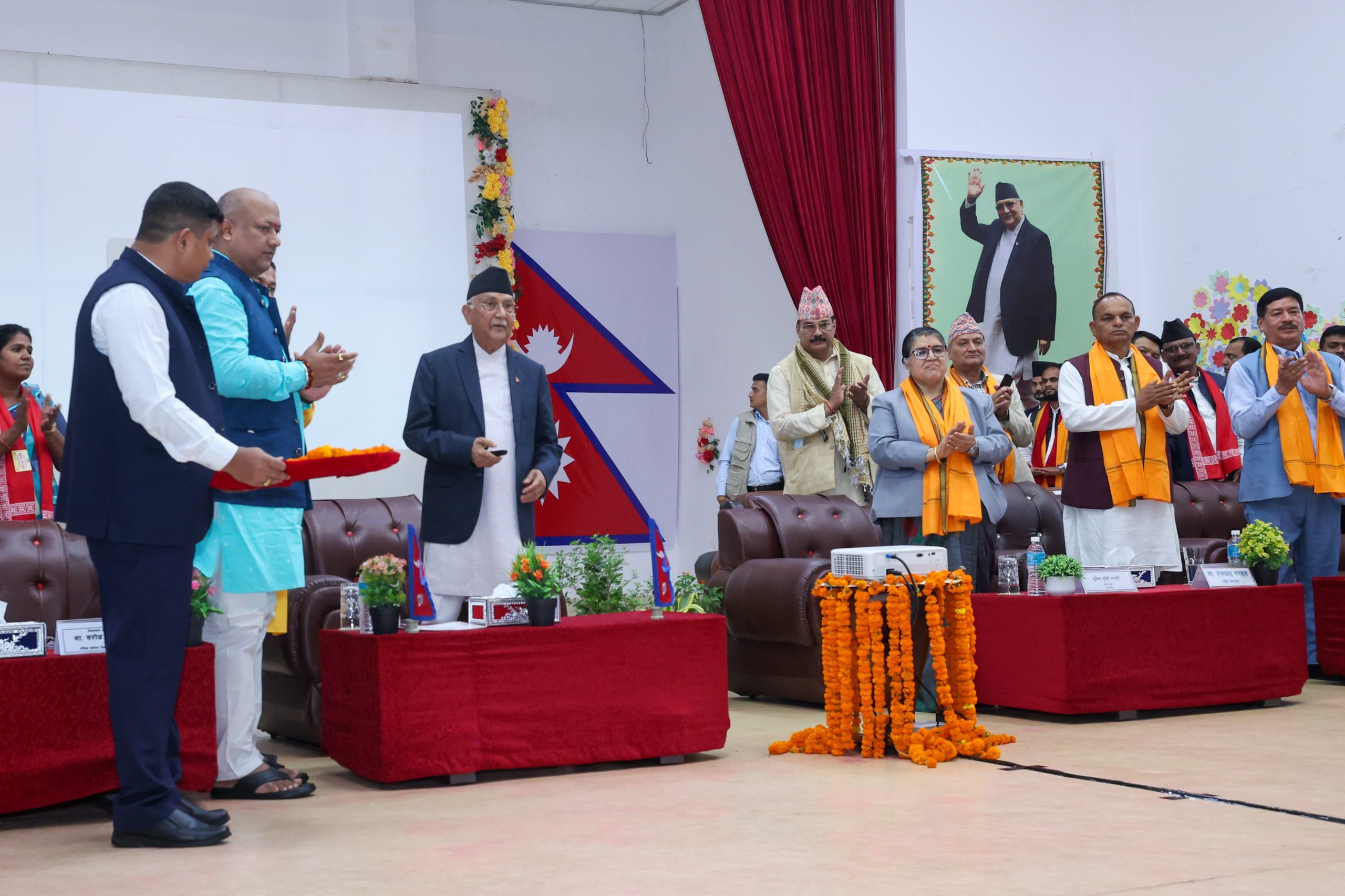 प्रधानमन्त्री ओली मधेश प्रदेशमा, ६४ सडकको एकैसाथ शिलान्यास