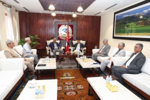 नेपाली काँग्रेस र नेकपा एमालेका शीर्ष नेता बालुवाटारमा, मन्त्री हेरफेरका बारेमा छलफल हुने