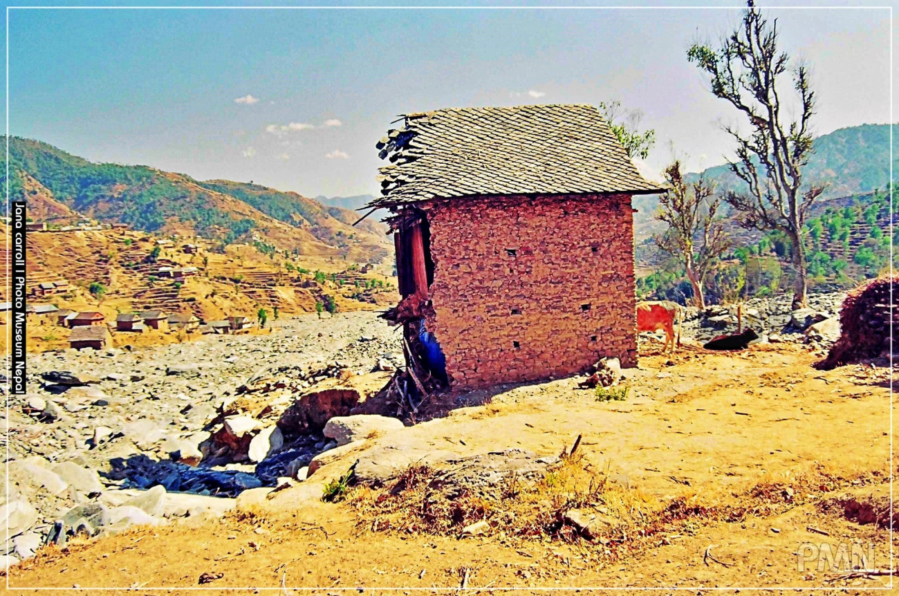 २०५० श्रावण ४ गते पालुङमा बाढी जाँदा एकै परिवारका ११ सहित कम्तीमा ५६ जनाले ज्यान गुमाए