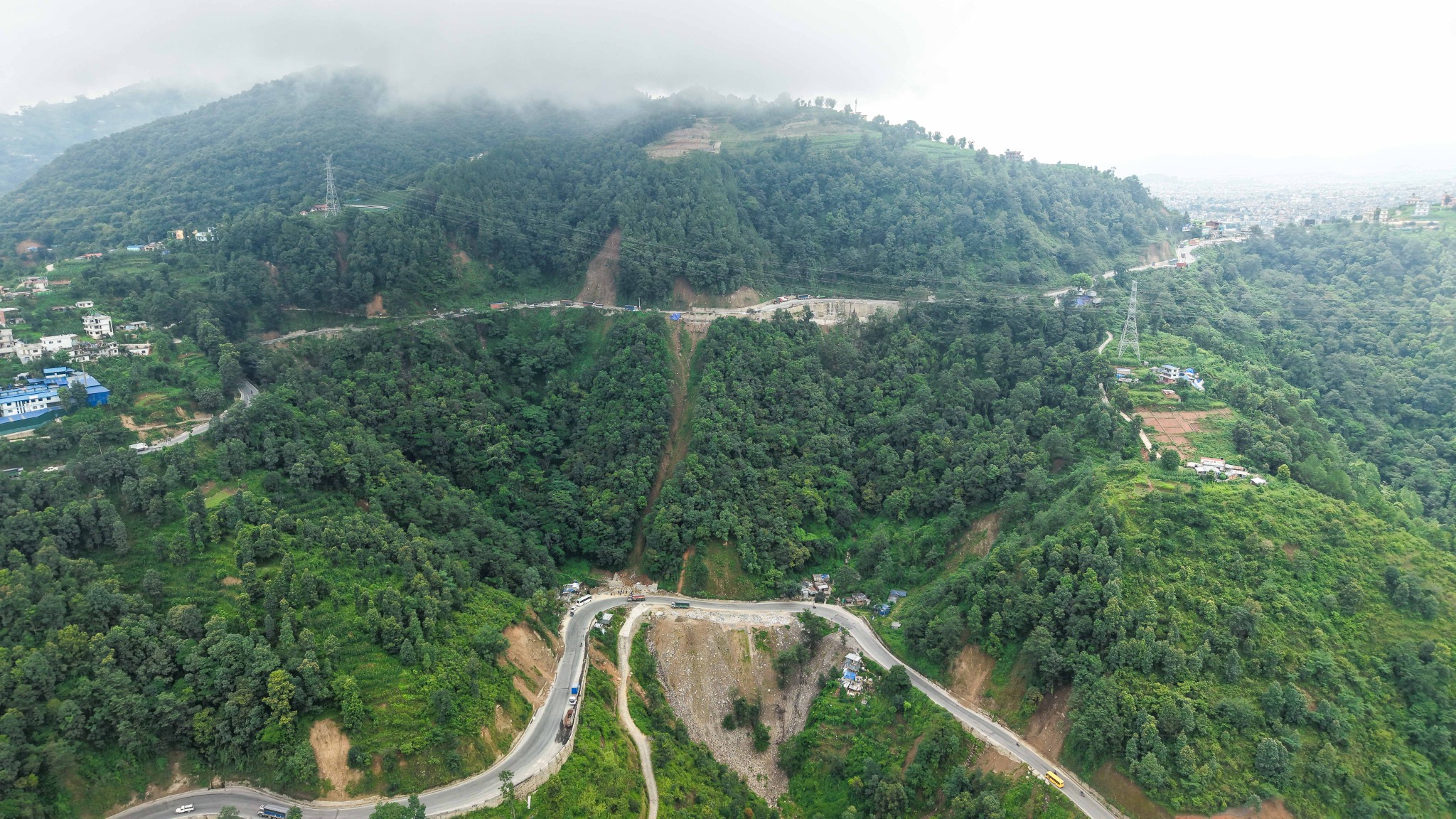 अत्यधिक वर्षाको प्रक्षेपणपछि चन्द्रागिरि प्रवेश गर्ने नाकाहरुमा पनि हाइ अलर्ट