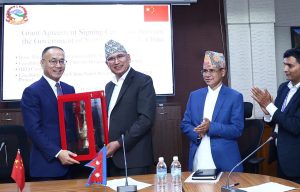 रसुवागढीमा बाढीपछिको पुन:निर्माणमा सघाउने चिनियाँ प्रतिबद्धता