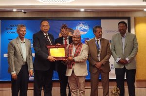 ब्राइट फ्युचर माविका प्रधानाध्यापक दयाराम थापालाई सार्क डायनामिक प्रिन्सिपल अवार्ड