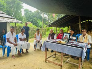मातृशोकमा रहेका क्रिकेटर ललित राजवंशीलाई भेट्‌न घरमै पुगे कोशी प्रदेशका मुख्यमन्त्री कार्की