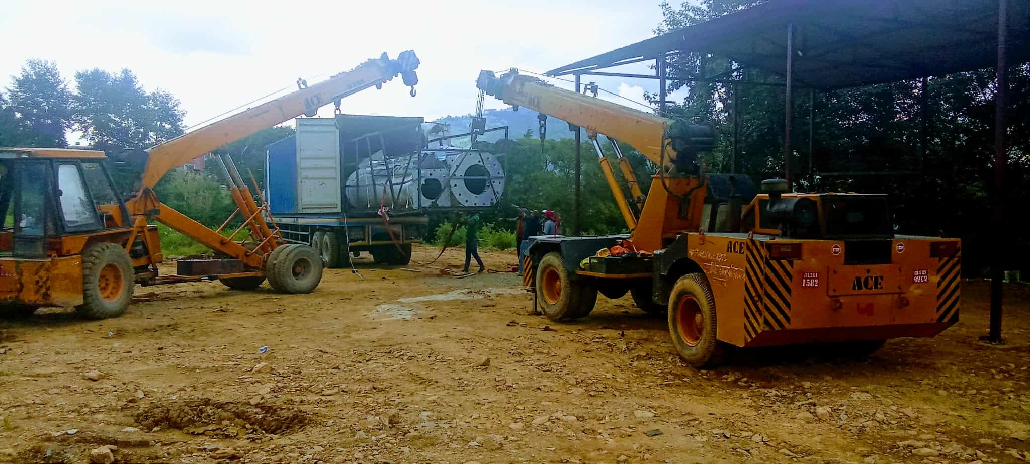 चन्द्रागिरि हिल्समा अर्को केबलकार बन्दै, निर्माण सामाग्री चन्द्रागिरि आउन थाल्यो