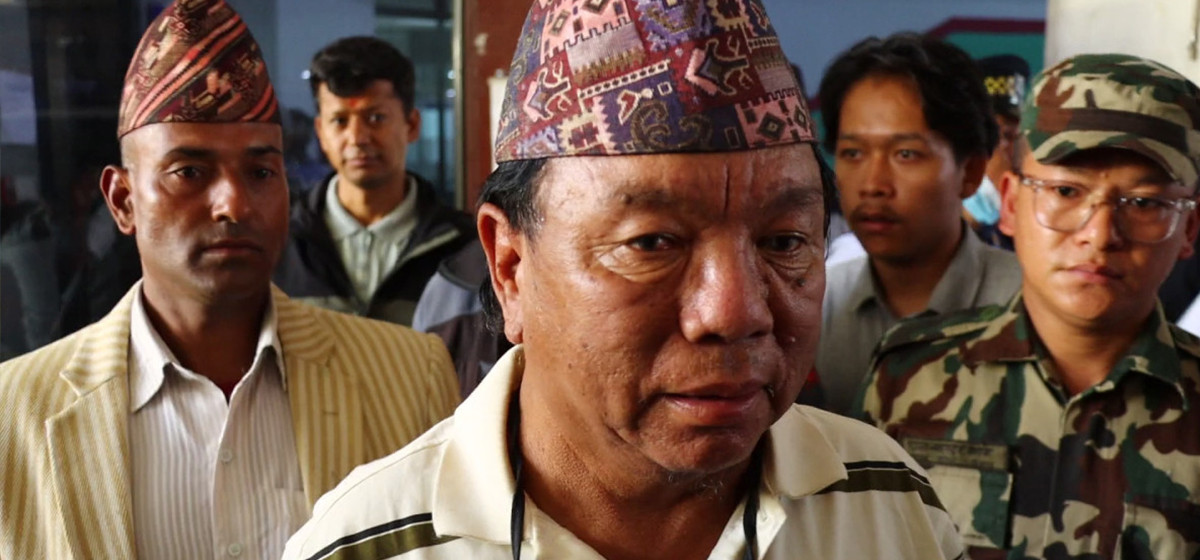 जेन-जी आन्दोलनका घाइतेको स्वास्थ्य स्थिति बुझ्न शिक्षा मन्त्री पुन अस्पतालमा