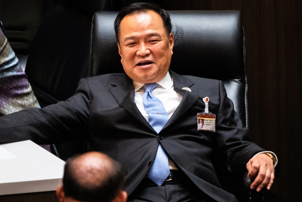 अनुतिन चार्नभिराकुल थाइल्यान्डमा प्रधानमन्त्री निर्वाचित