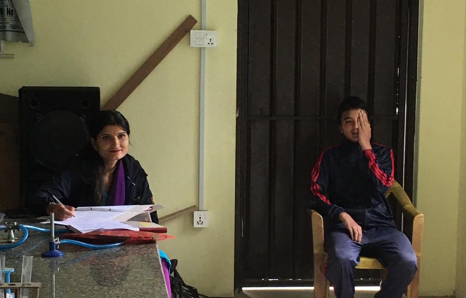 चन्द्रागिरि नगरमा १२ हजार विद्यार्थीको दृष्टी परीक्षण अभियान सुरु