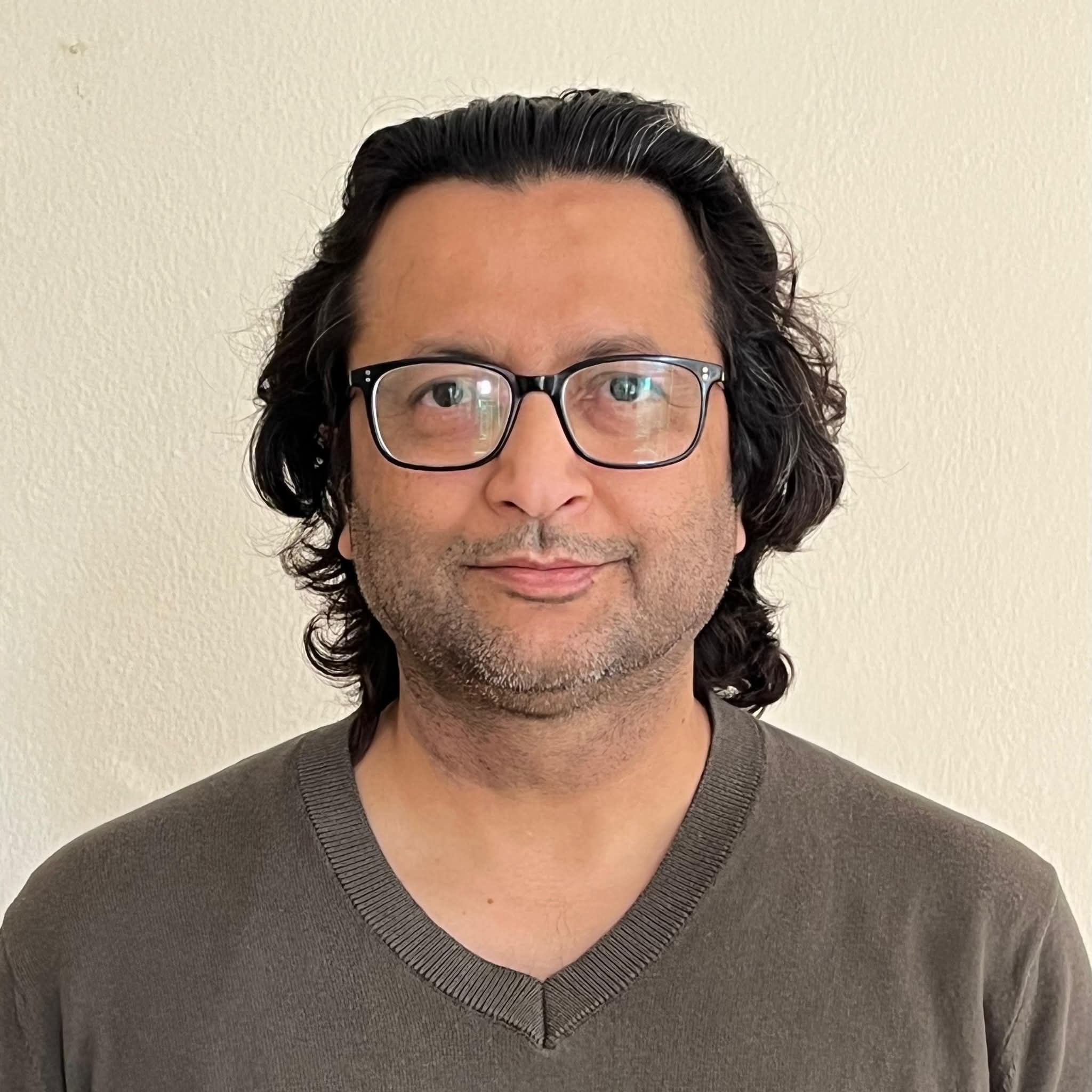 प्रधानमन्त्रीको मुख्य सल्लाहकारमा अजयभद्र खनाल नियुक्त