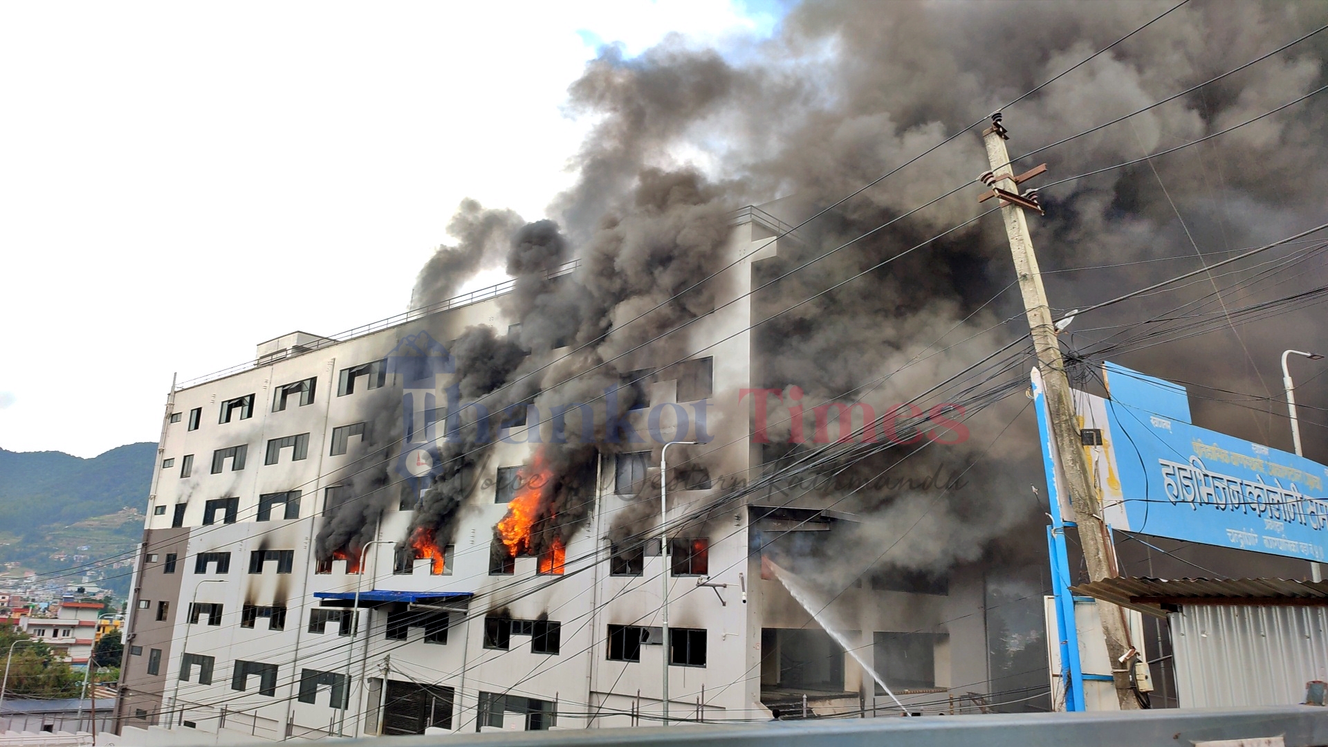 थानकोट चेकपोष्टस्थित आगलागी भएको गोदाममा एक पुरुष मृत फेला