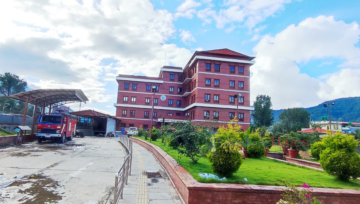 स्थानीयले जोगाए चन्द्रागिरि नगरपालिका भवन, १५ मध्ये १४ वडा कार्यालयको अवस्था सामान्य