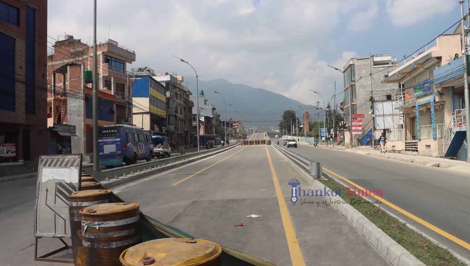 दशैंका लागि गाउँघर फर्कने क्रम सुरु, थानकोटमा सवारी साधनको चाप, नागढुङ्गा सुरुङ खुलेन