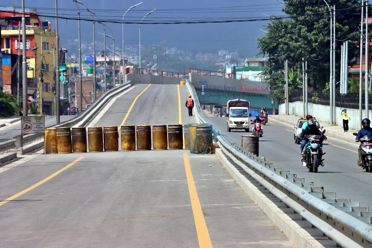 दशैं मनाउन नागरिकलाई नागढुङ्गा सुरुङमार्ग हुँदै घर पठाउने मन्त्री घिसिङको योजनामा ब्रेक !