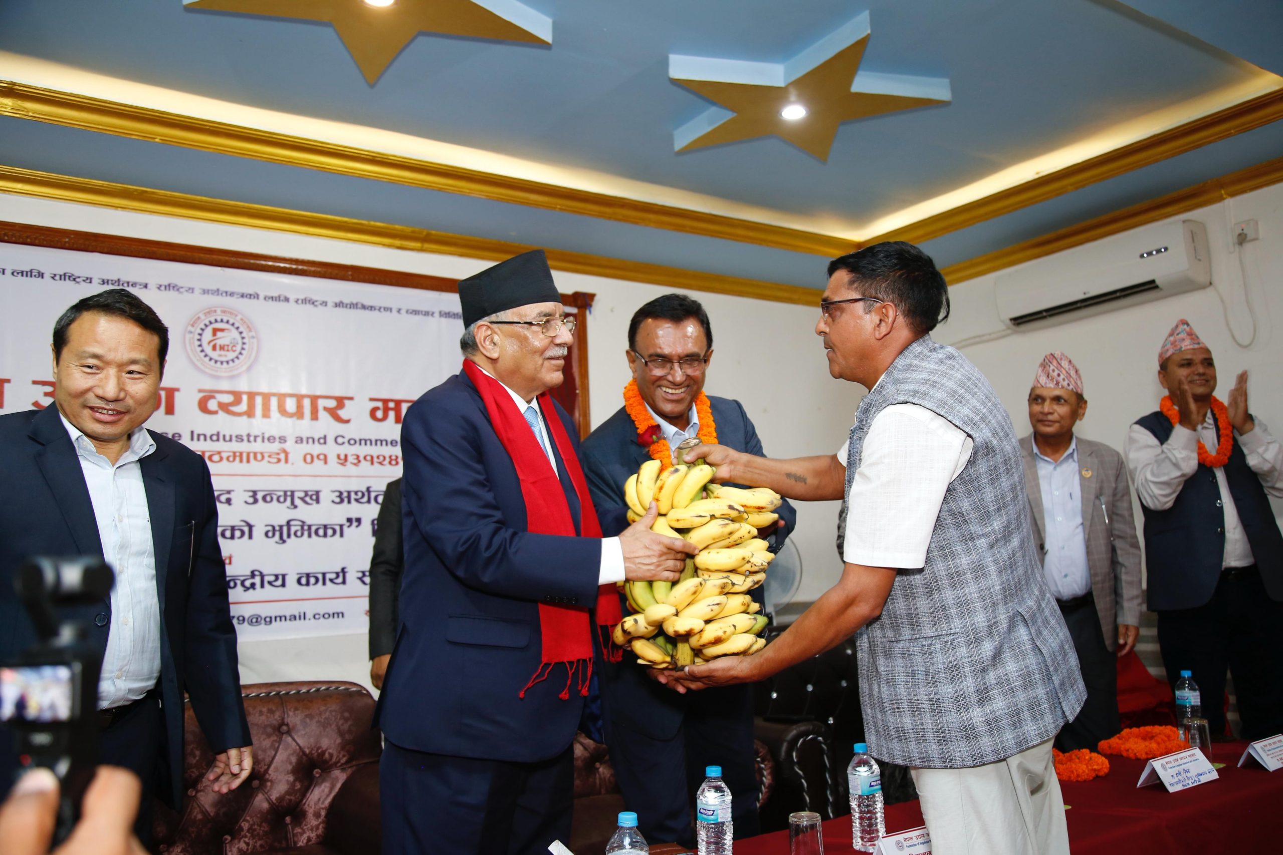 यो सरकार बिचौलियाको धम्कीबाट बनेको हो: प्रचण्ड