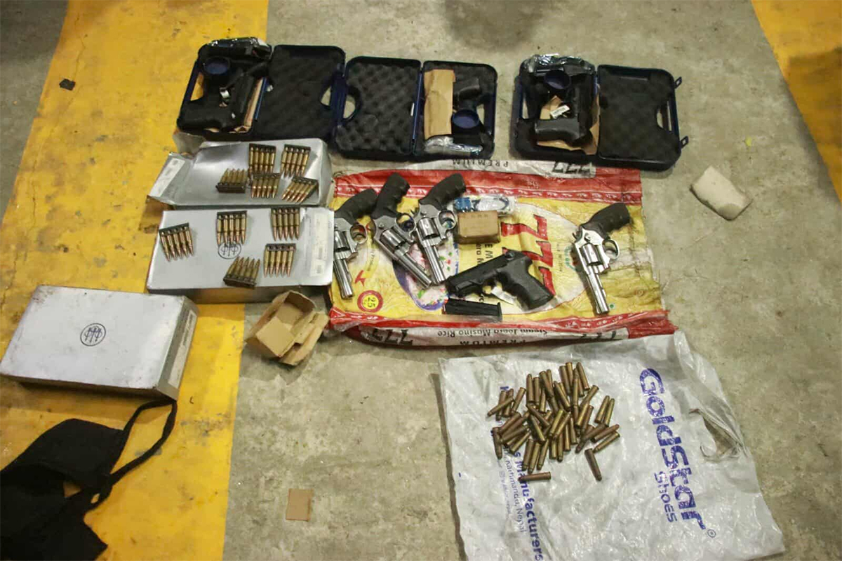 प्रदर्शनकारीले लुटेका सुरक्षाकर्मीका ३१ थान हतियार बरामद