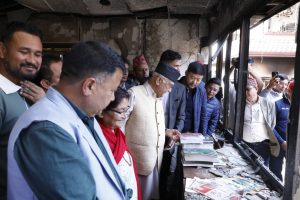 जलेको आफ्नो घर हेर्न बालकोट पुगे ओली