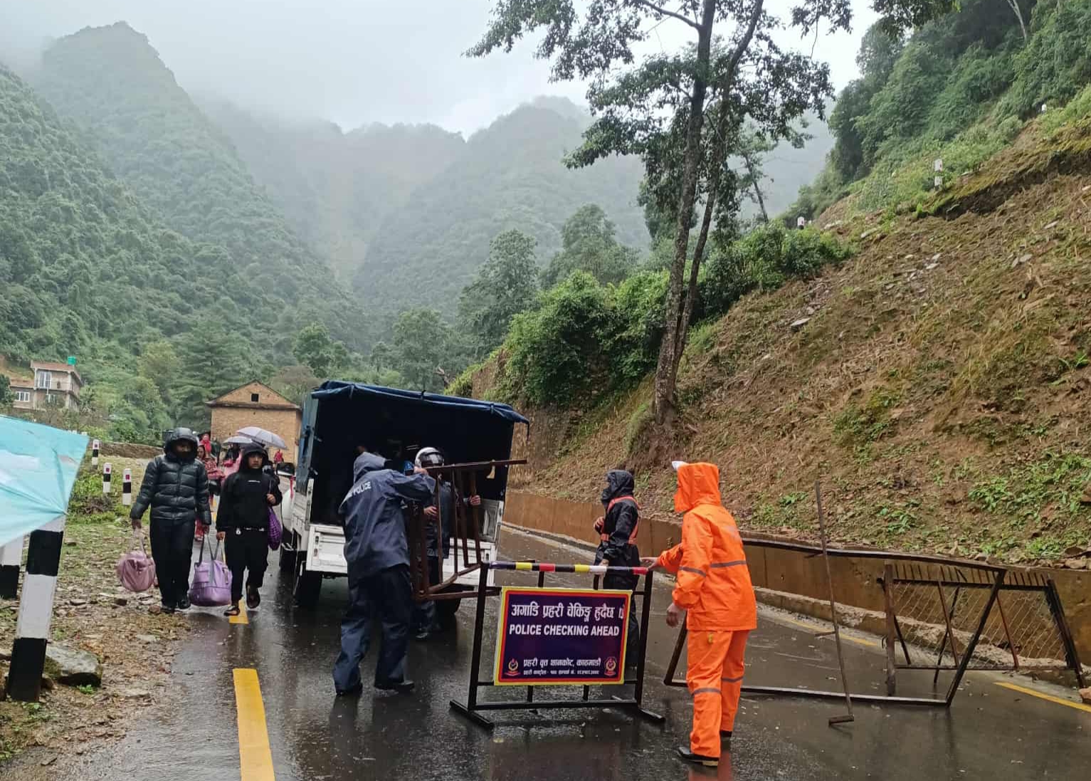चन्द्रागिरि भित्रने र बाहिरिने सबै सडक नाका बन्द छन्- प्रहरी वृत्त थानकोट