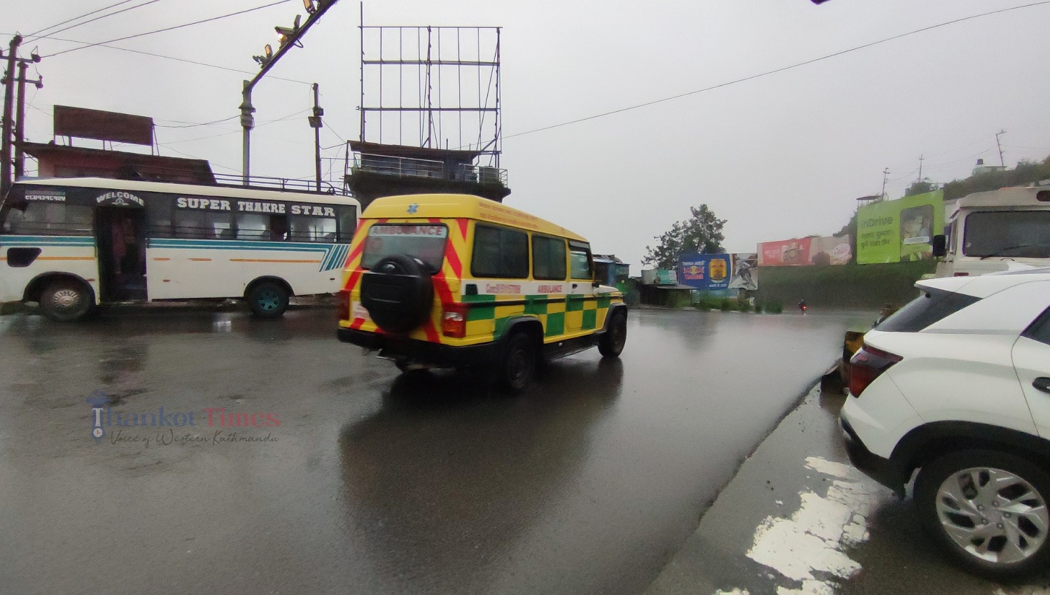 टोखा-खहरे नाकाबाहेक अन्य नाकाबाट एम्बुलेन्स र उद्धार सामग्री बोकेका सवारी मात्र बाहरिन पाउने