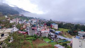 चन्द्रागिरि क्षेत्रमा बिहानैदेखि सिमसिमे पानी, कस्तो रहला दिनभरकाे अवस्था ?