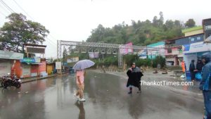 लामो दुरीका गाडीलाई काठमाडौंबाट बाहिरिन आज पनि रोक, थानकोटमा सवारीसाधन होल्ड