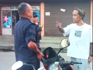 ‘ड्युटी’मा खटिएका प्रहरीमाथि अभद्र व्यवहार गर्ने युवक पक्राउ, भिडियो सामाजिक सञ्जालमा भाइरल