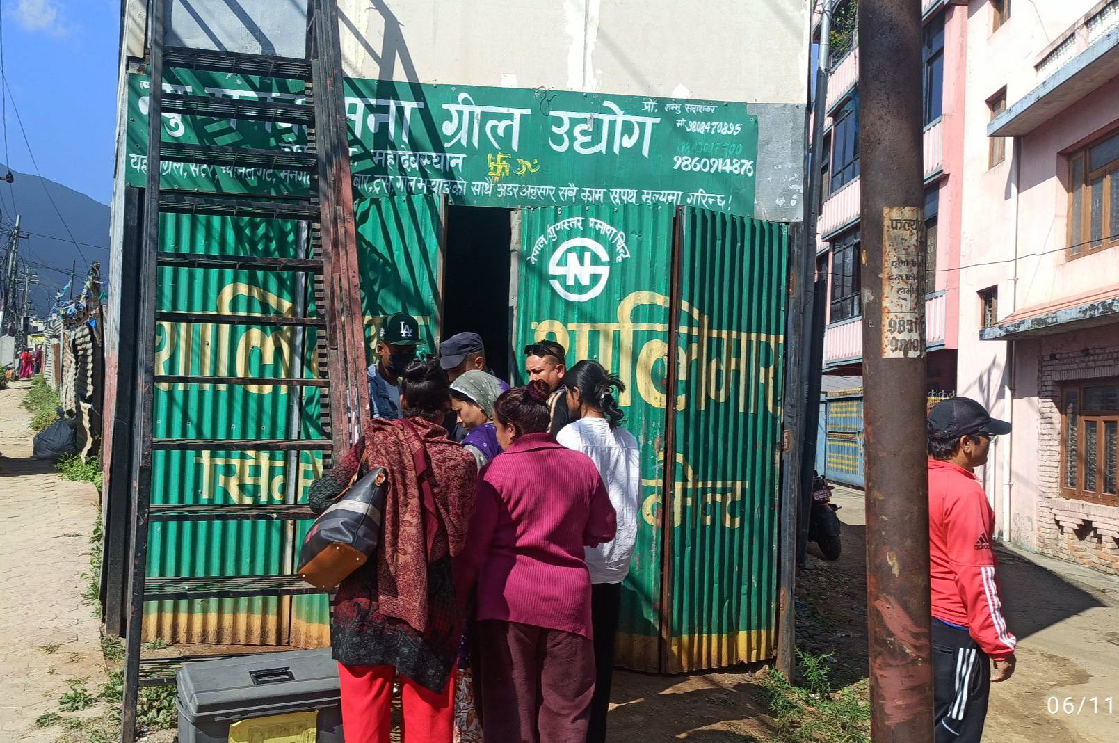 चेकपोष्ट दाउरा डिपोमा मृत भेटिएका व्यक्तिको पहिचान खुल्यो