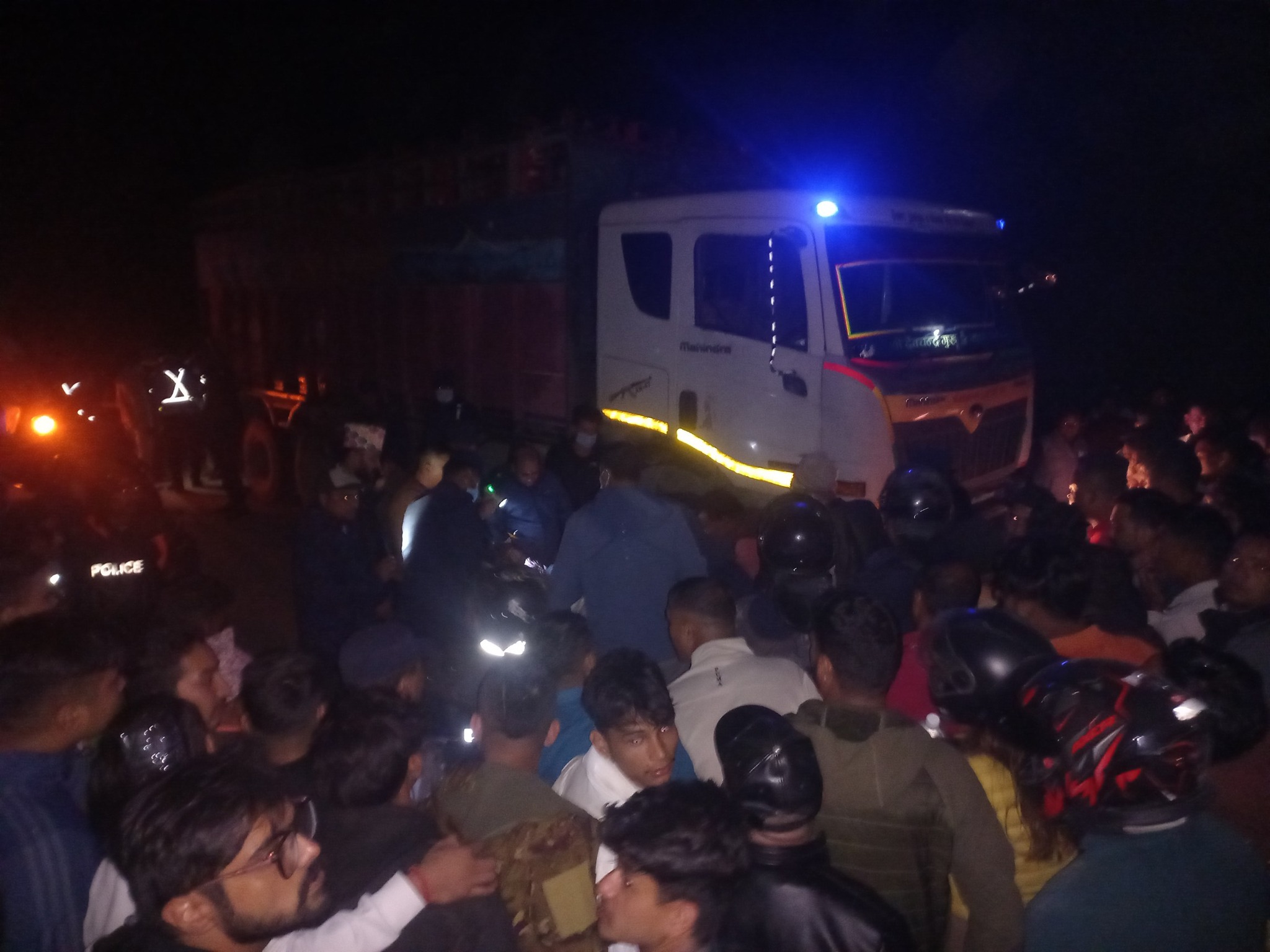 धादिङमा आङ नै सिरिङ्ग हुने दुर्घटना, मोटरसाइकल चालकको घटनास्थलमै गयो ज्यान